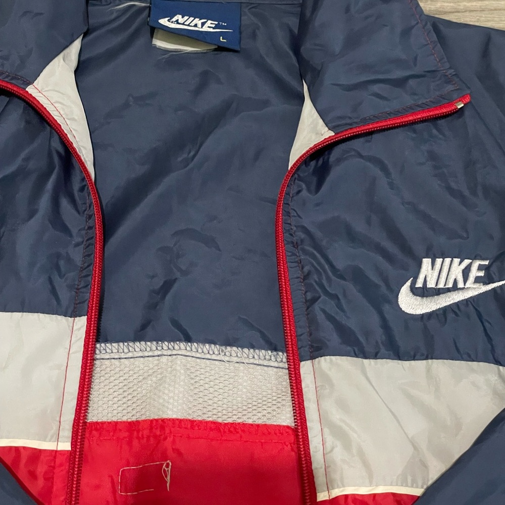 Vintage Nike Windbreaker - Picture 2 of 6